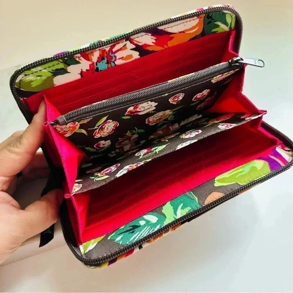 NWOT Vera Bradley Retired English Rose Large Accordion Wallet - Picture 5 of 7
